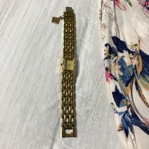 Beautiful gold plated watch, not working